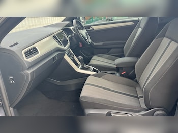 Used Volkswagen T-Roc 2020 for sale - 76552395: Photo