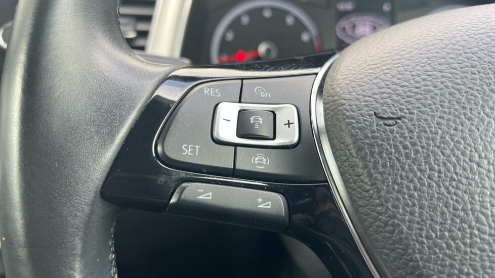 Used Volkswagen T-Roc 2020 for sale - 76552395: Photo 30