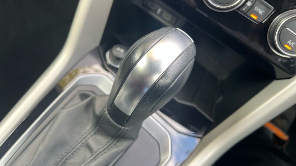 Used Volkswagen T-Roc 2020 for sale - 76552395: Photo 36