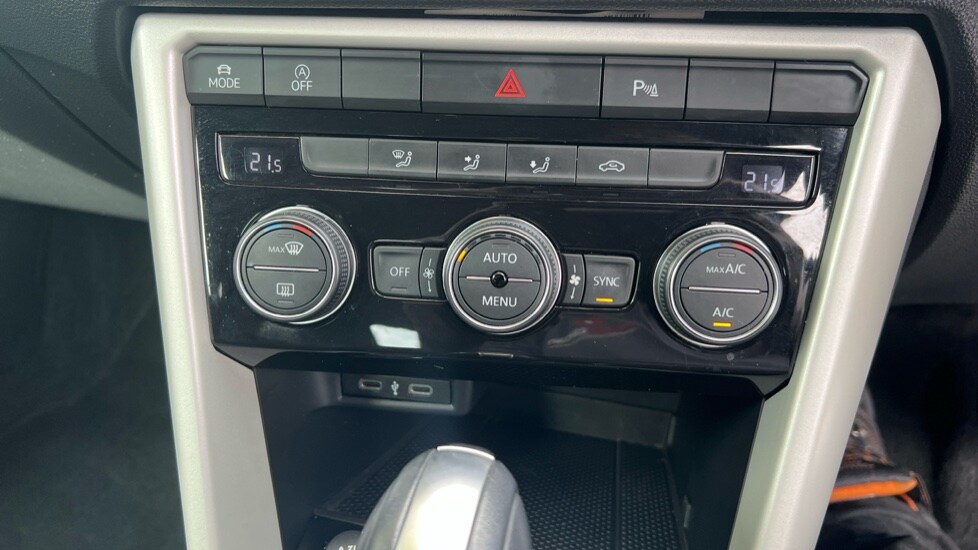 Used Volkswagen T-Roc 2020 for sale - 76552395: Photo 50