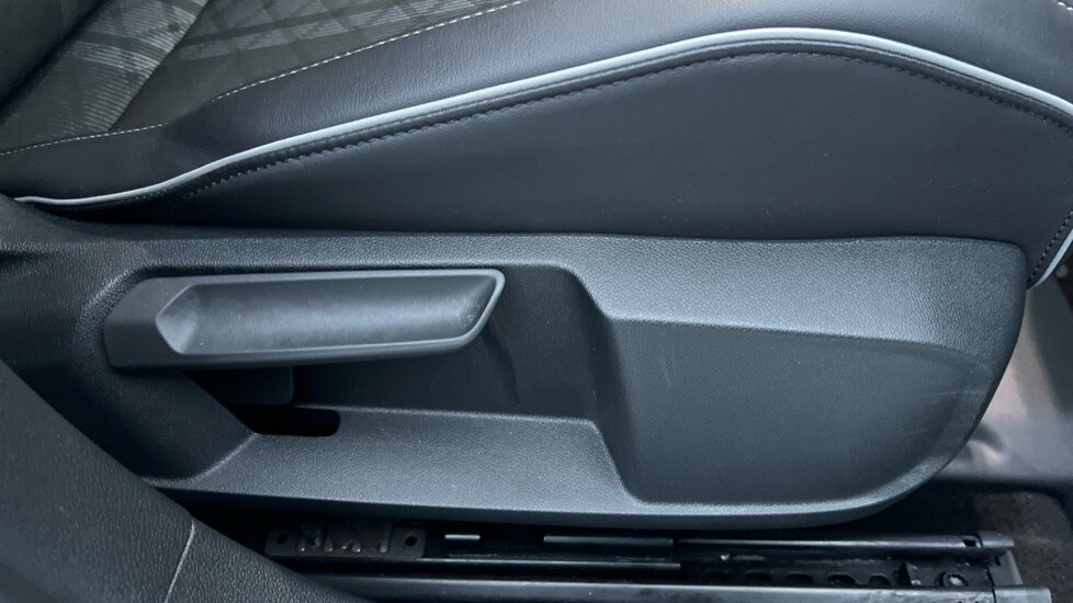 Used Volkswagen Golf 2022 for sale - 77021868: Photo 39