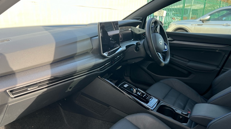 Used Volkswagen Golf 2025 for sale - 76971473: Photo 2