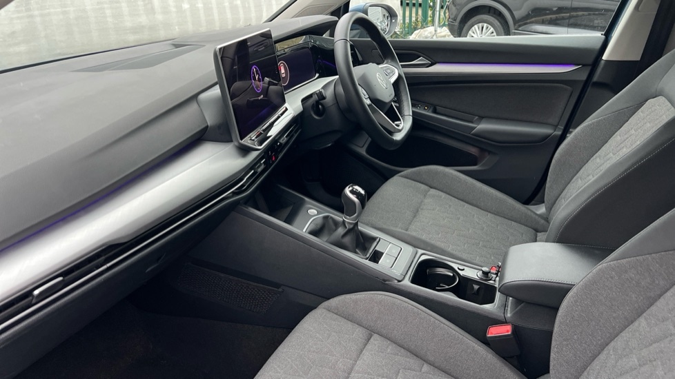 Used Volkswagen Golf 2024 for sale - 77010419: Photo 2