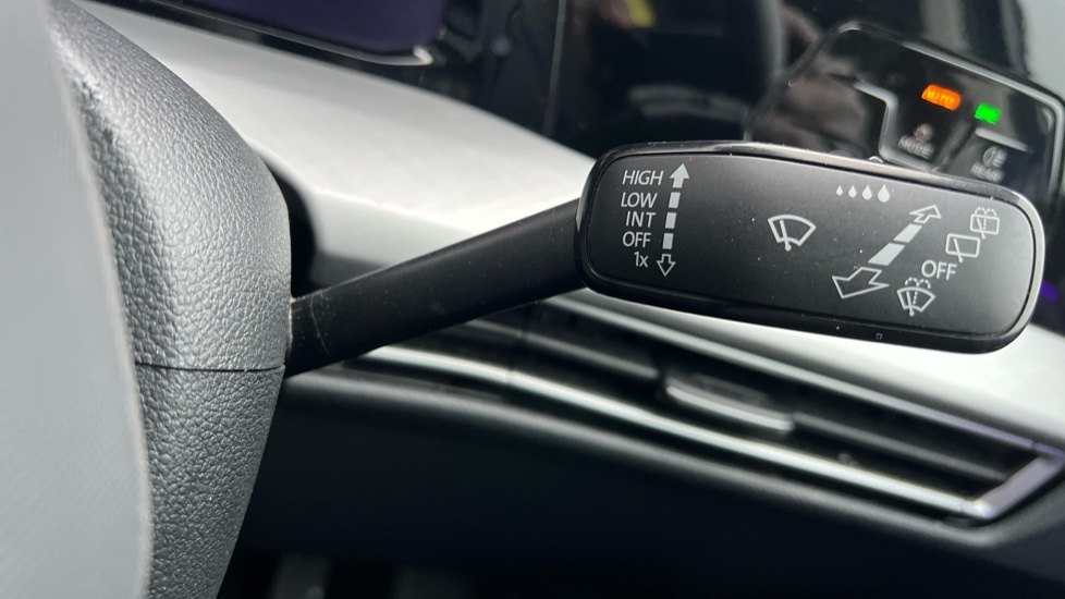 Used Volkswagen Golf 2024 for sale - 77010419: Photo 32