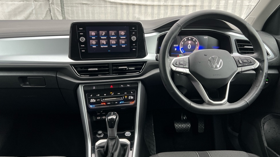 Used Volkswagen T-Roc 2025 for sale - 76874464: Photo 11