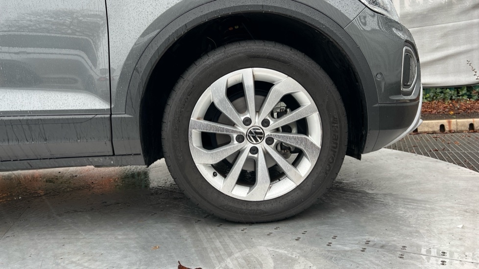 Used Volkswagen T-Roc 2025 for sale - 76874464: Photo 17