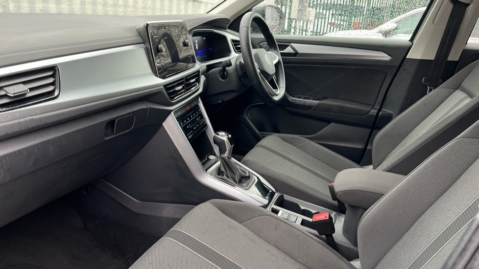 Used Volkswagen T-Roc 2025 for sale - 76874464: Photo 2