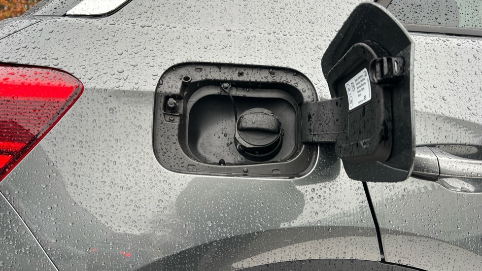 Used Volkswagen T-Roc 2025 for sale - 76874464: Photo 29