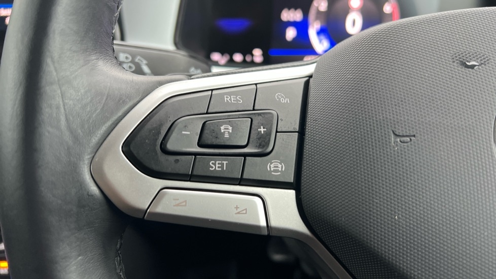 Used Volkswagen T-Roc 2025 for sale - 76874464: Photo 30