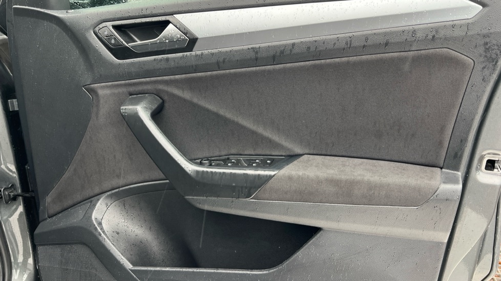 Used Volkswagen T-Roc 2025 for sale - 76874464: Photo 37