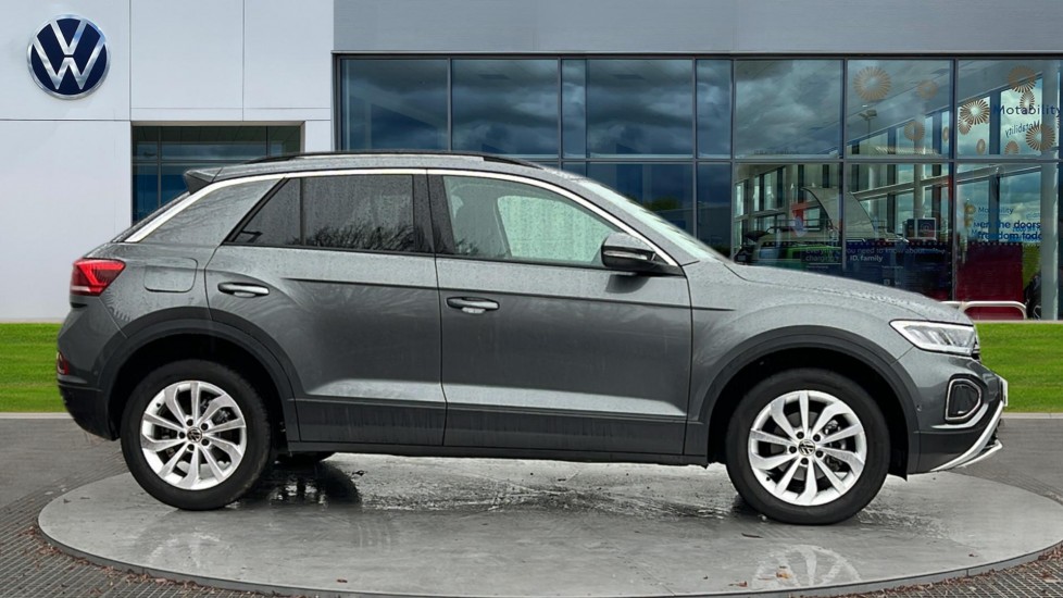 Used Volkswagen T-Roc 2025 for sale - 76874464: Photo 4