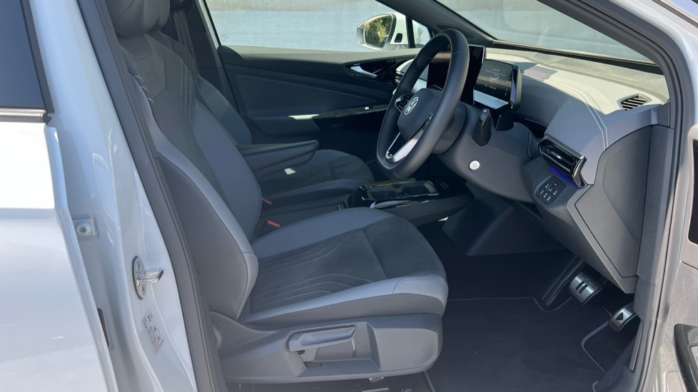 Used Volkswagen ID.4 2025 for sale - 76870322: Photo 5