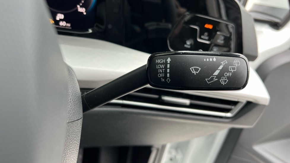 Used Volkswagen Golf 2025 for sale - 76870334: Photo 32