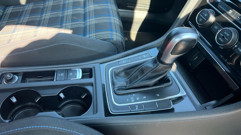 Used Volkswagen Golf 2020 for sale - 76766108: Photo 28