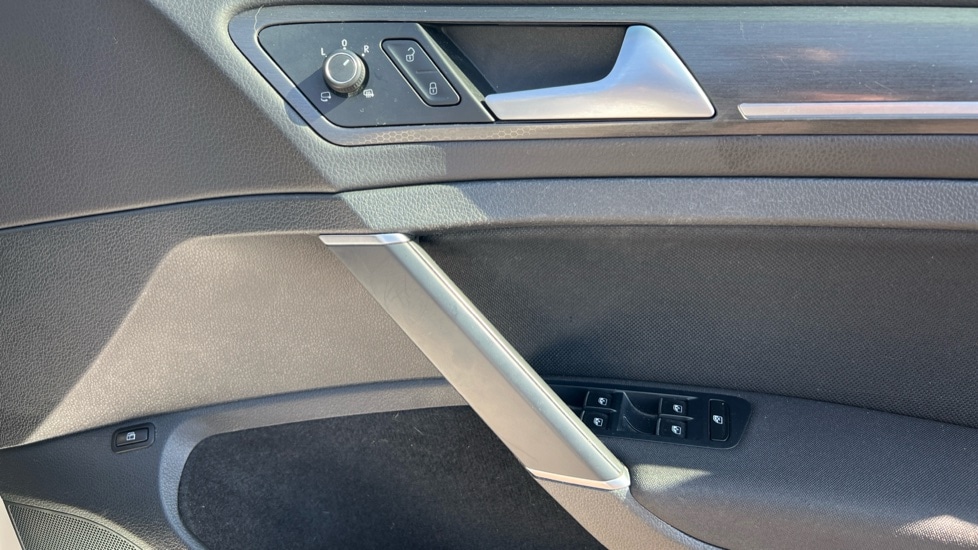 Used Volkswagen Golf 2020 for sale - 76766108: Photo 30