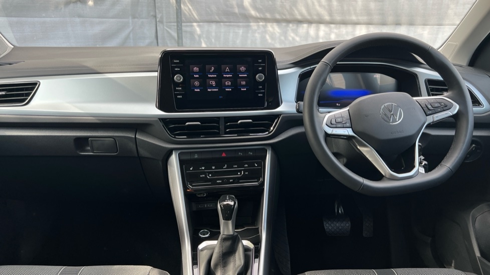 Used Volkswagen T-Roc 2025 for sale - 76868907: Photo 11