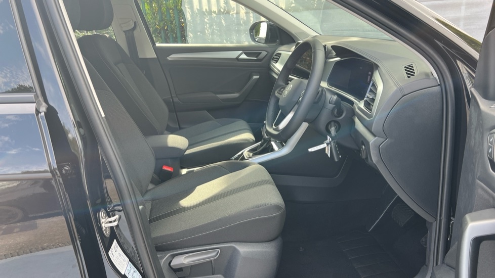 Used Volkswagen T-Roc 2025 for sale - 76868907: Photo 26