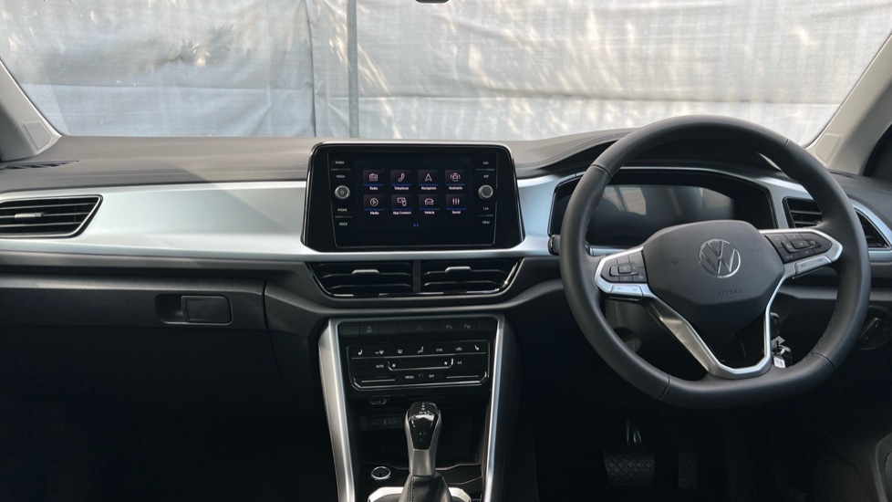 Used Volkswagen T-Roc 2025 for sale - 76868907: Photo 27