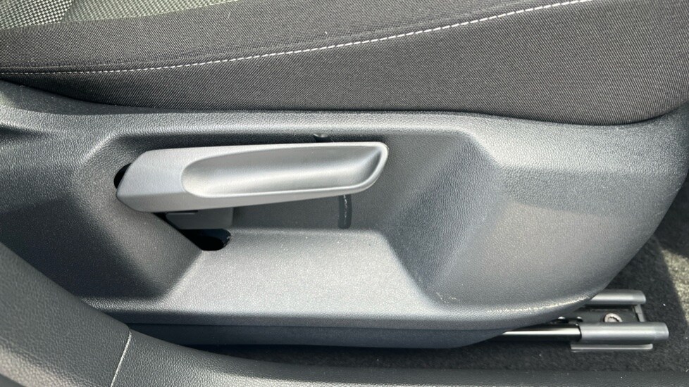 Used Volkswagen T-Roc 2025 for sale - 76868907: Photo 39