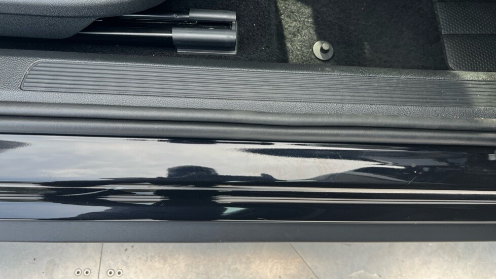 Used Volkswagen T-Roc 2025 for sale - 76868907: Photo 40