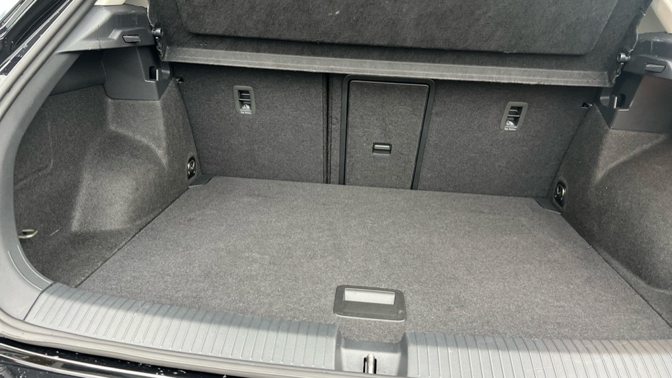 Used Volkswagen T-Roc 2025 for sale - 76870359: Photo 15