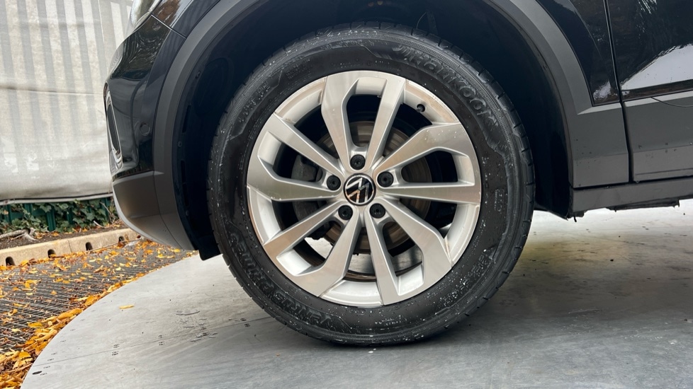 Used Volkswagen T-Roc 2025 for sale - 76870359: Photo 17