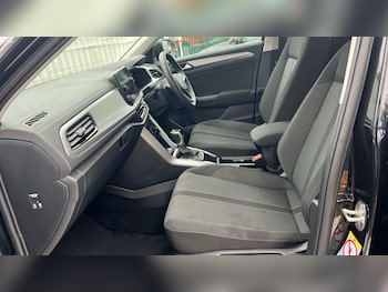 Used Volkswagen T-Roc 2025 for sale - 76870359: Photo