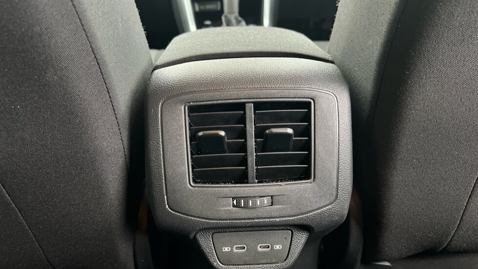 Used Volkswagen T-Roc 2025 for sale - 76870359: Photo 34