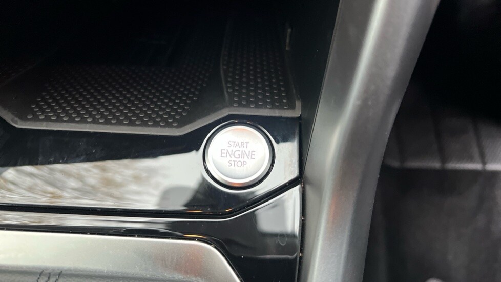 Used Volkswagen T-Roc 2025 for sale - 76870359: Photo 49