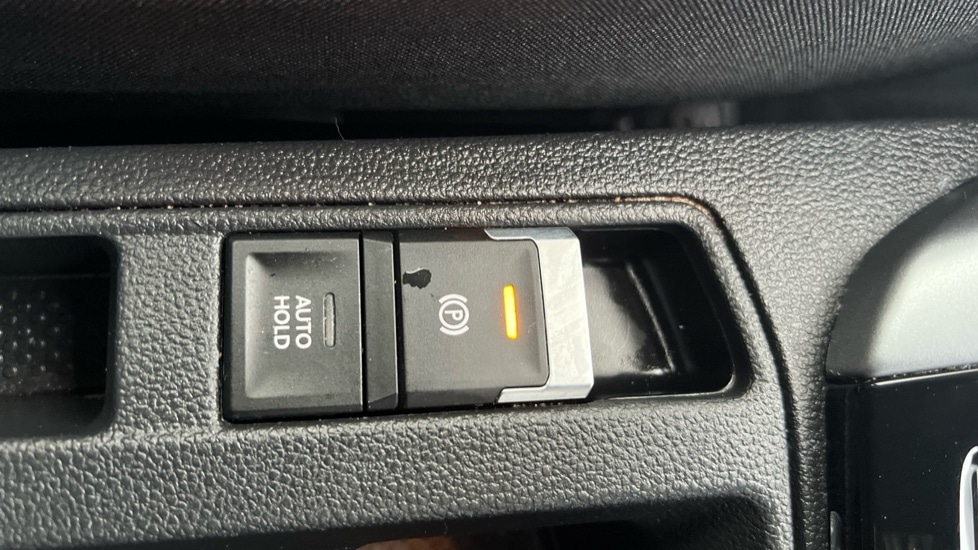 Used Volkswagen T-Roc 2025 for sale - 76870359: Photo 51