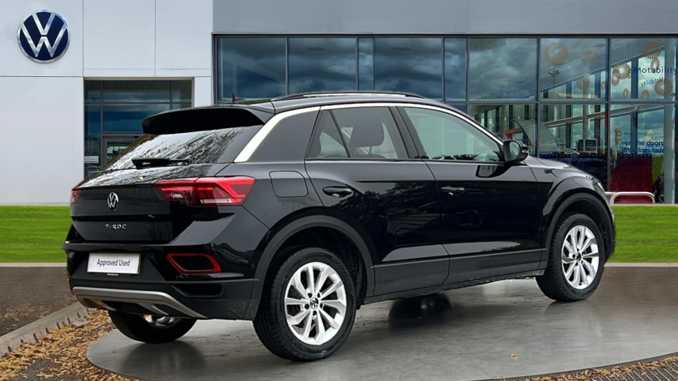 Used Volkswagen T-Roc 2025 for sale - 76870359: Photo 7