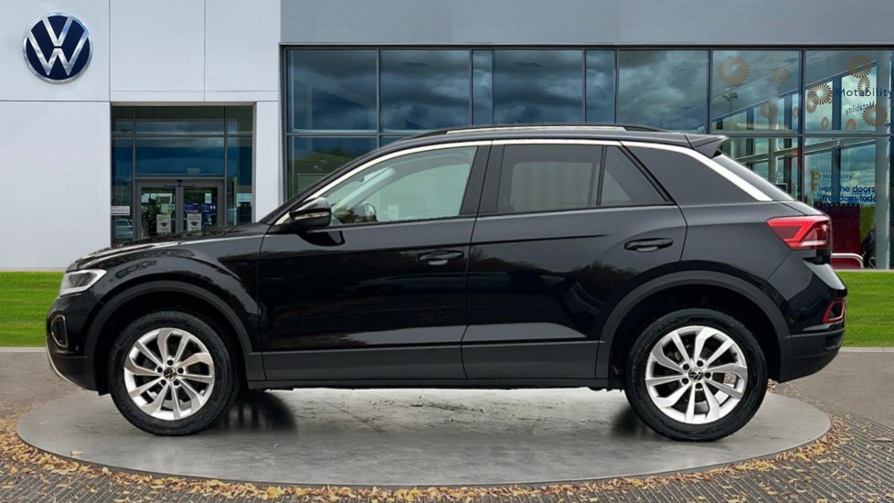 Used Volkswagen T-Roc 2025 for sale - 76870359: Photo 8