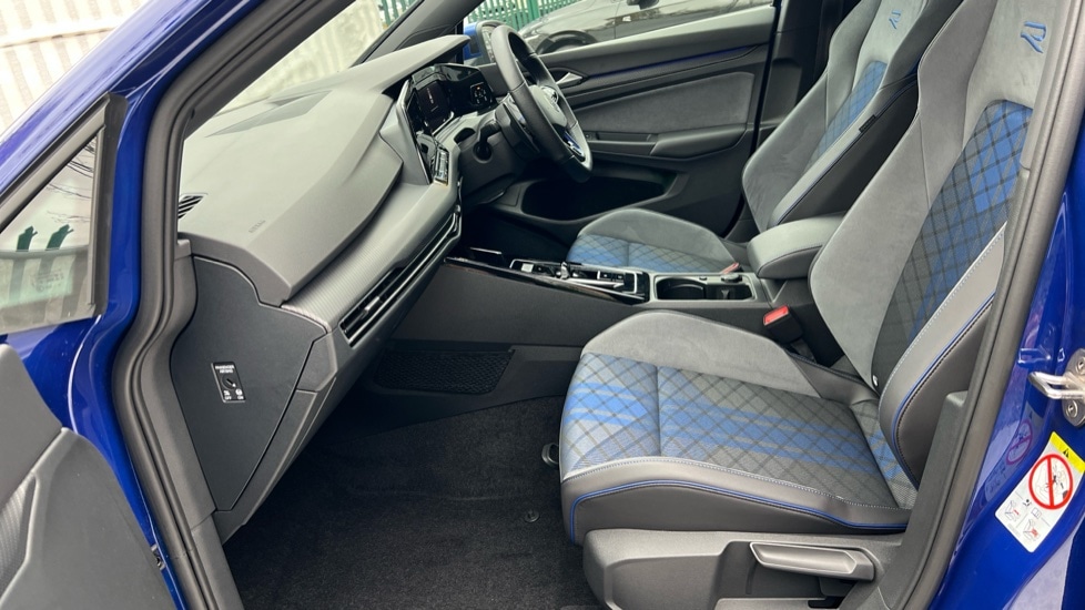 Used Volkswagen Golf 2023 for sale - 76709518: Photo 2