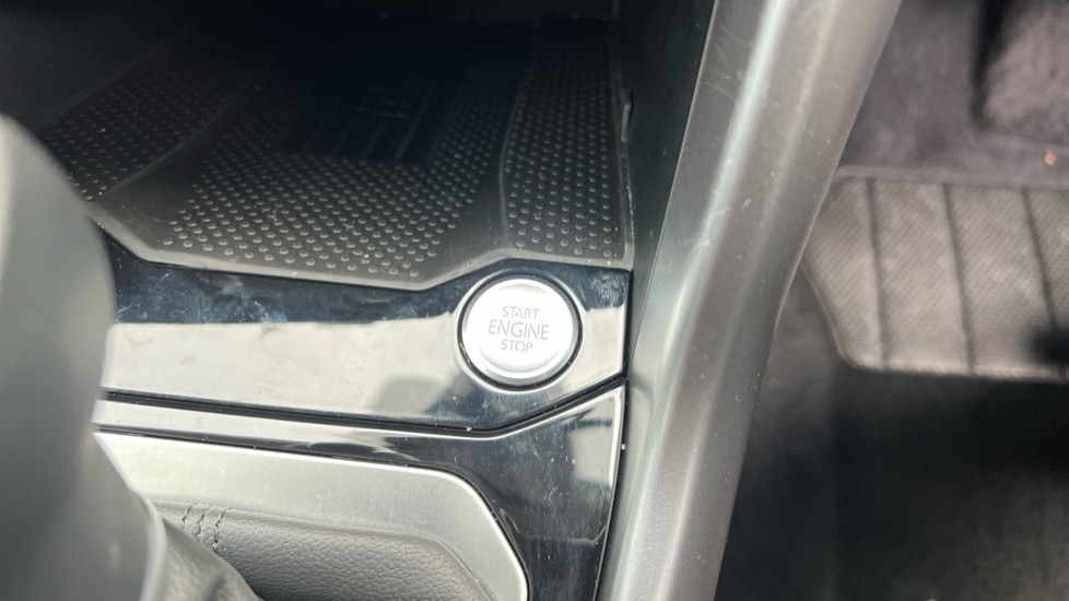 Used Volkswagen T-Roc 2025 for sale - 76176250: Photo 49