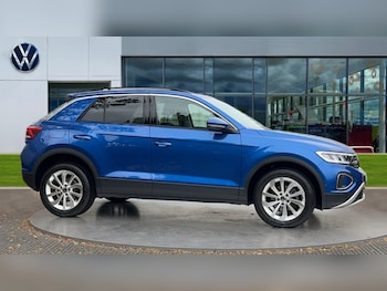 Used Volkswagen T-Roc 2025 for sale - 76176250: Photo 4