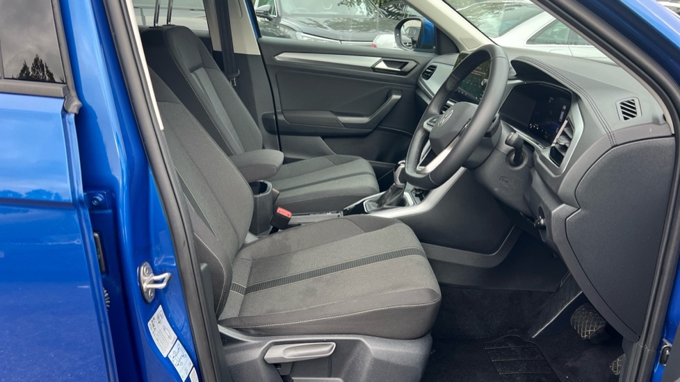 Used Volkswagen T-Roc 2025 for sale - 76176250: Photo 5