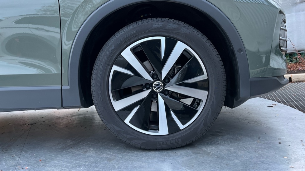 Used Volkswagen Tiguan 2024 for sale - 76888699: Photo 17