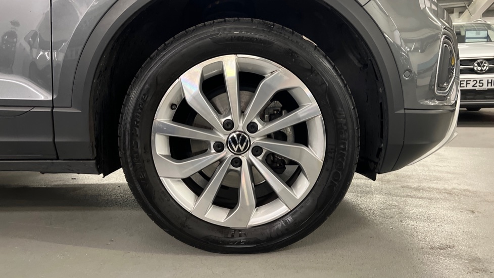 Used Volkswagen T-Roc 2023 for sale - 76684102: Photo 20