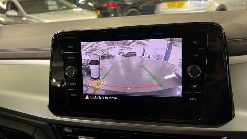 Used Volkswagen T-Roc 2023 for sale - 76684102: Photo 21