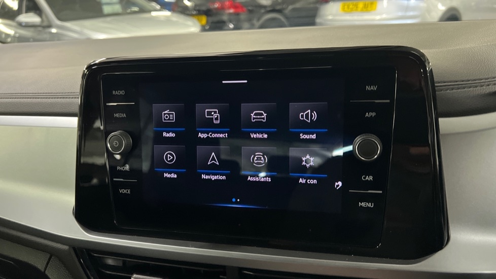 Used Volkswagen T-Roc 2023 for sale - 76684102: Photo 22