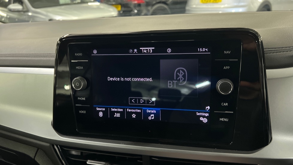 Used Volkswagen T-Roc 2023 for sale - 76684102: Photo 24