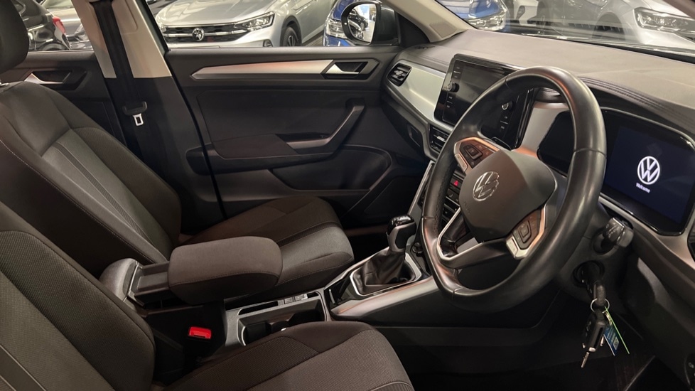 Used Volkswagen T-Roc 2023 for sale - 76684102: Photo 26