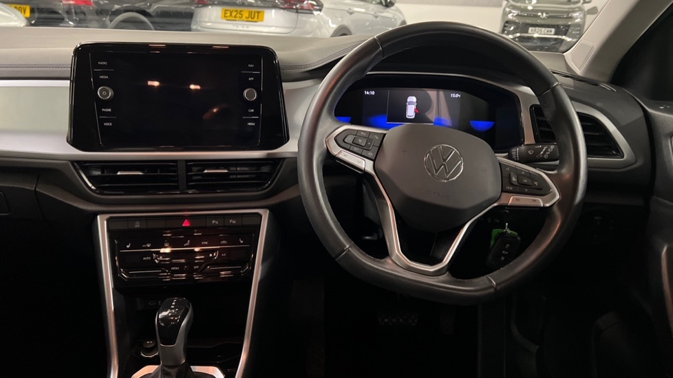 Used Volkswagen T-Roc 2023 for sale - 76684102: Photo 27