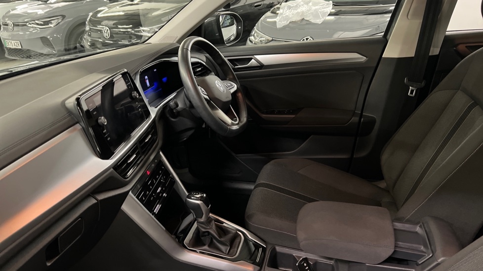 Used Volkswagen T-Roc 2023 for sale - 76684102: Photo 28