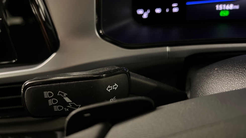 Used Volkswagen T-Roc 2023 for sale - 76684102: Photo 31