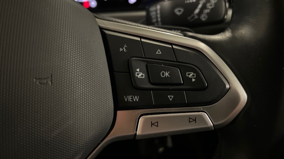 Used Volkswagen T-Roc 2023 for sale - 76684102: Photo 32