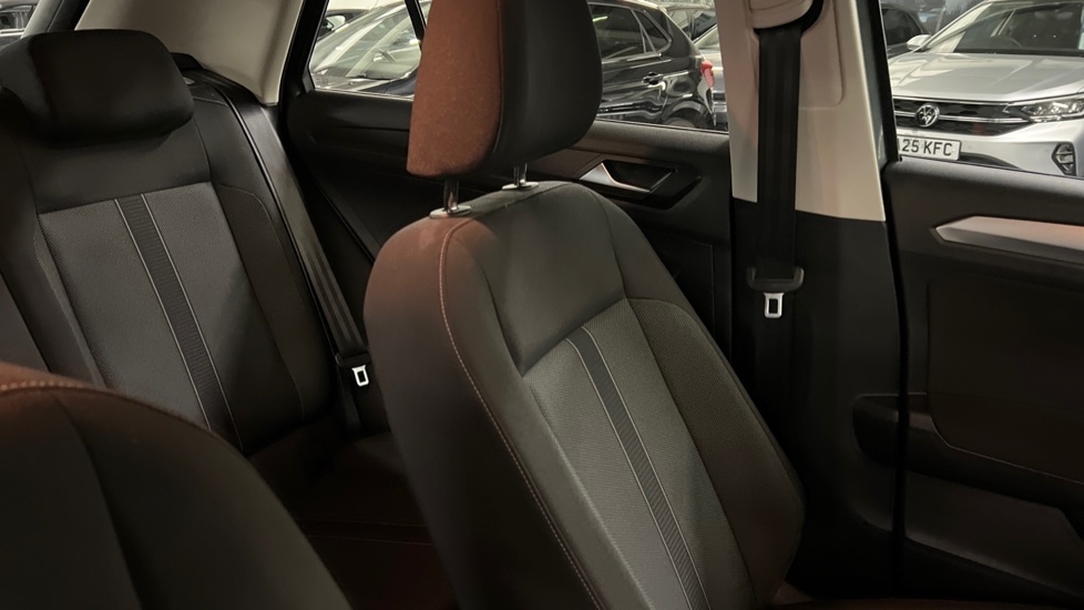 Used Volkswagen T-Roc 2023 for sale - 76684102: Photo 35