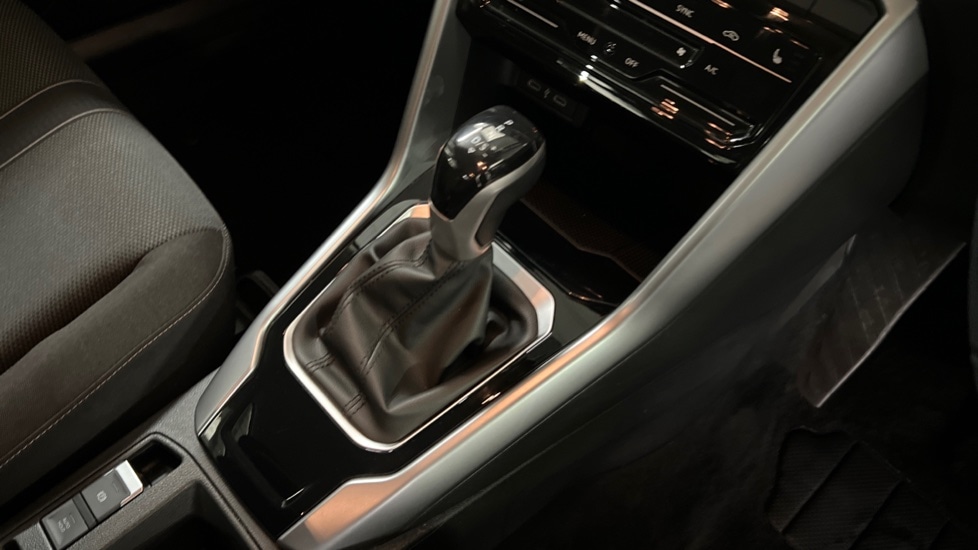 Used Volkswagen T-Roc 2023 for sale - 76684102: Photo 36