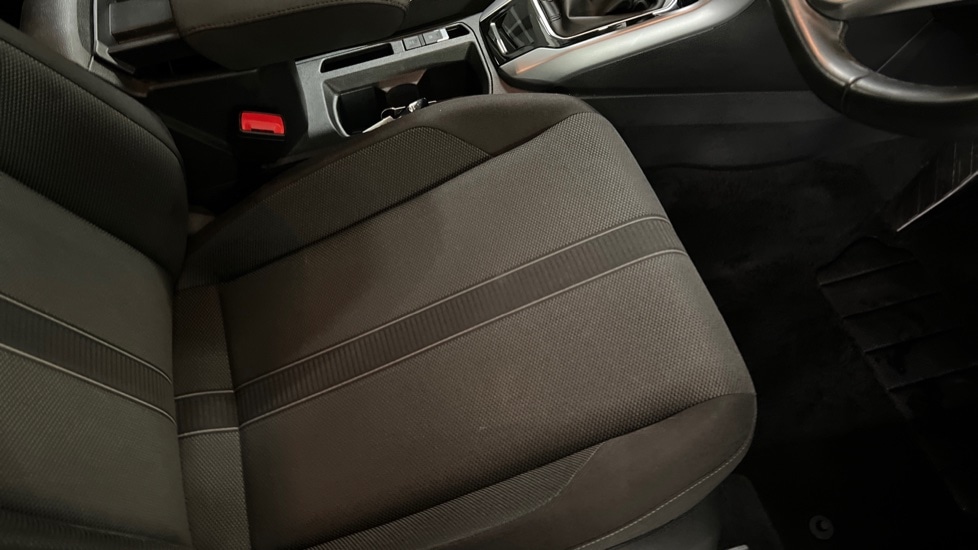 Used Volkswagen T-Roc 2023 for sale - 76684102: Photo 39