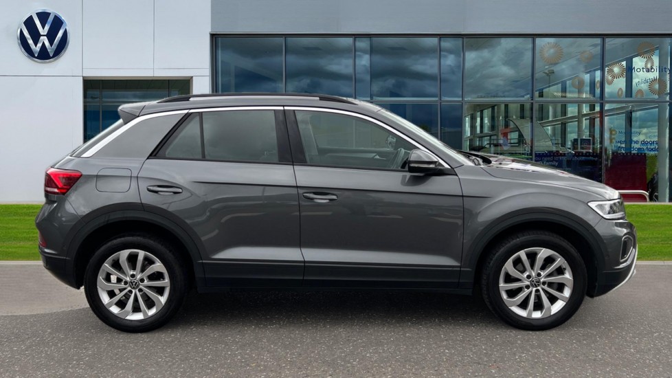 Used Volkswagen T-Roc 2023 for sale - 76684102: Photo 4